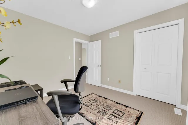 1185 Sandbar St, London North 3