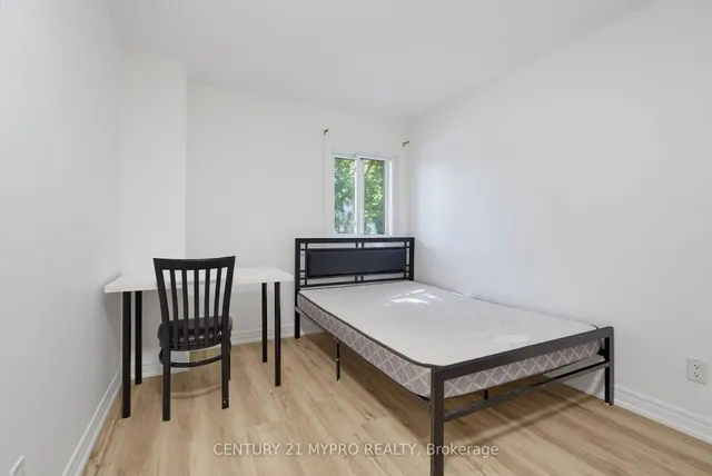 683 Windermere Rd Unit #15, London North 4
