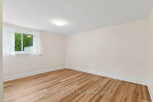 2555 Regina St, Ottawa 5