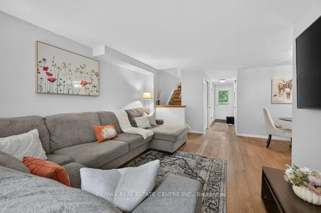 67 Grandridge Cres, Guelph 4