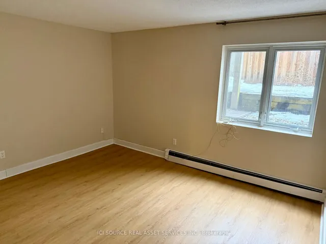 8 Blue Moon Private, Ottawa 3