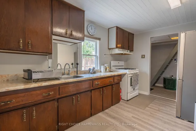 68 Christmas St, Port Colborne 4