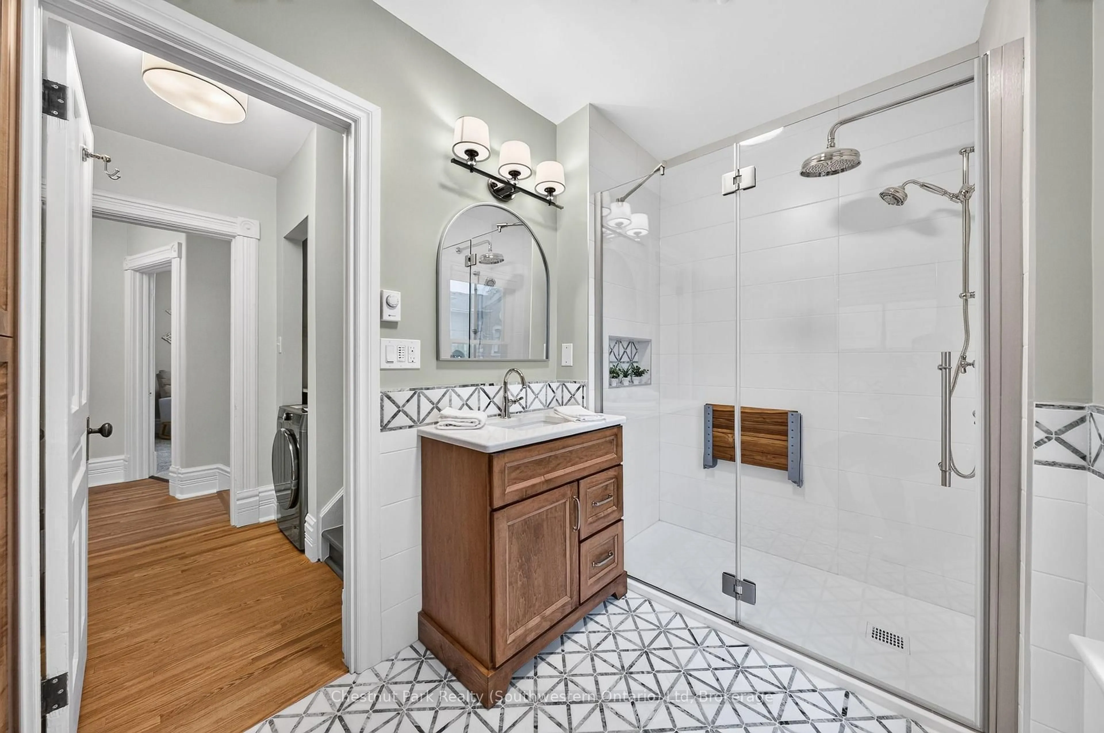 trreb/IMG-X13795428_3fd55a61-61d6-4779-b022-3977d3358195-l.jpg