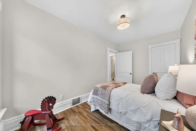 102 Queen St, Guelph 5