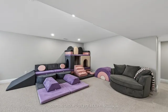 216 Martin Dr, Middlesex Centre 2