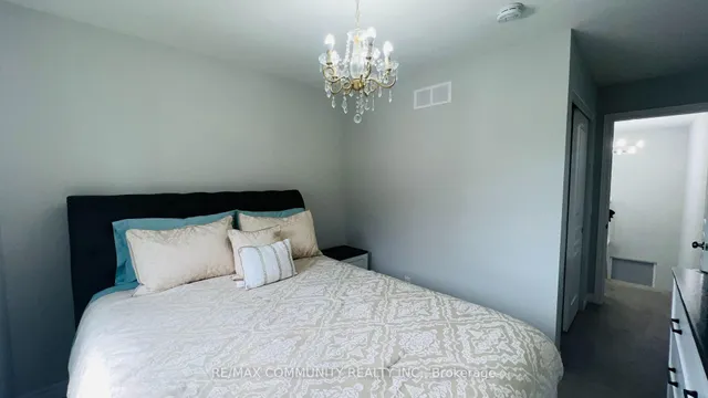 7768 Ascot Circ #50, Niagara Falls 5