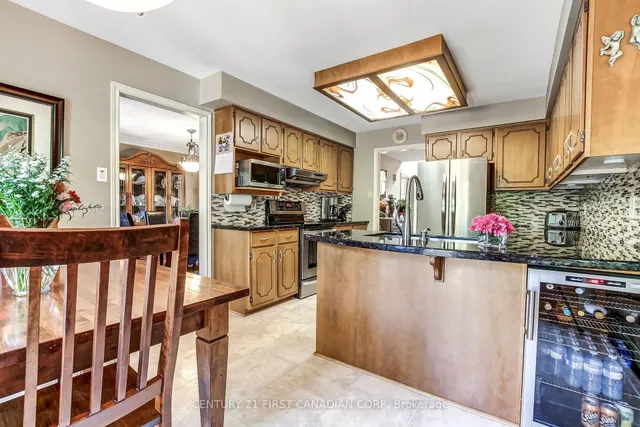47 Monte Vista Cres, London South 3