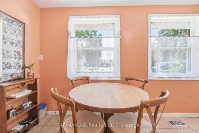 164 Redford Cres, Stratford 4