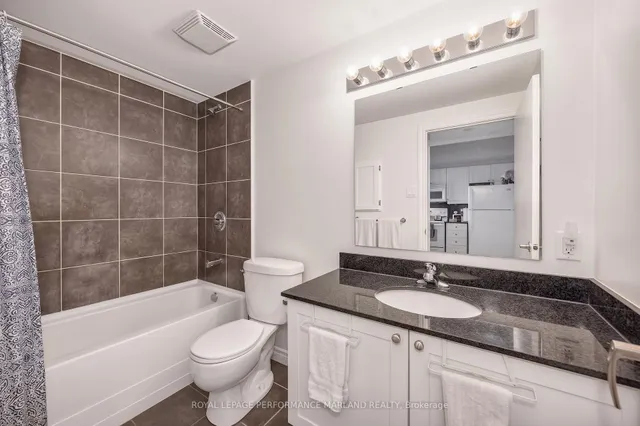 445 Laurier Ave #2203, Ottawa 4