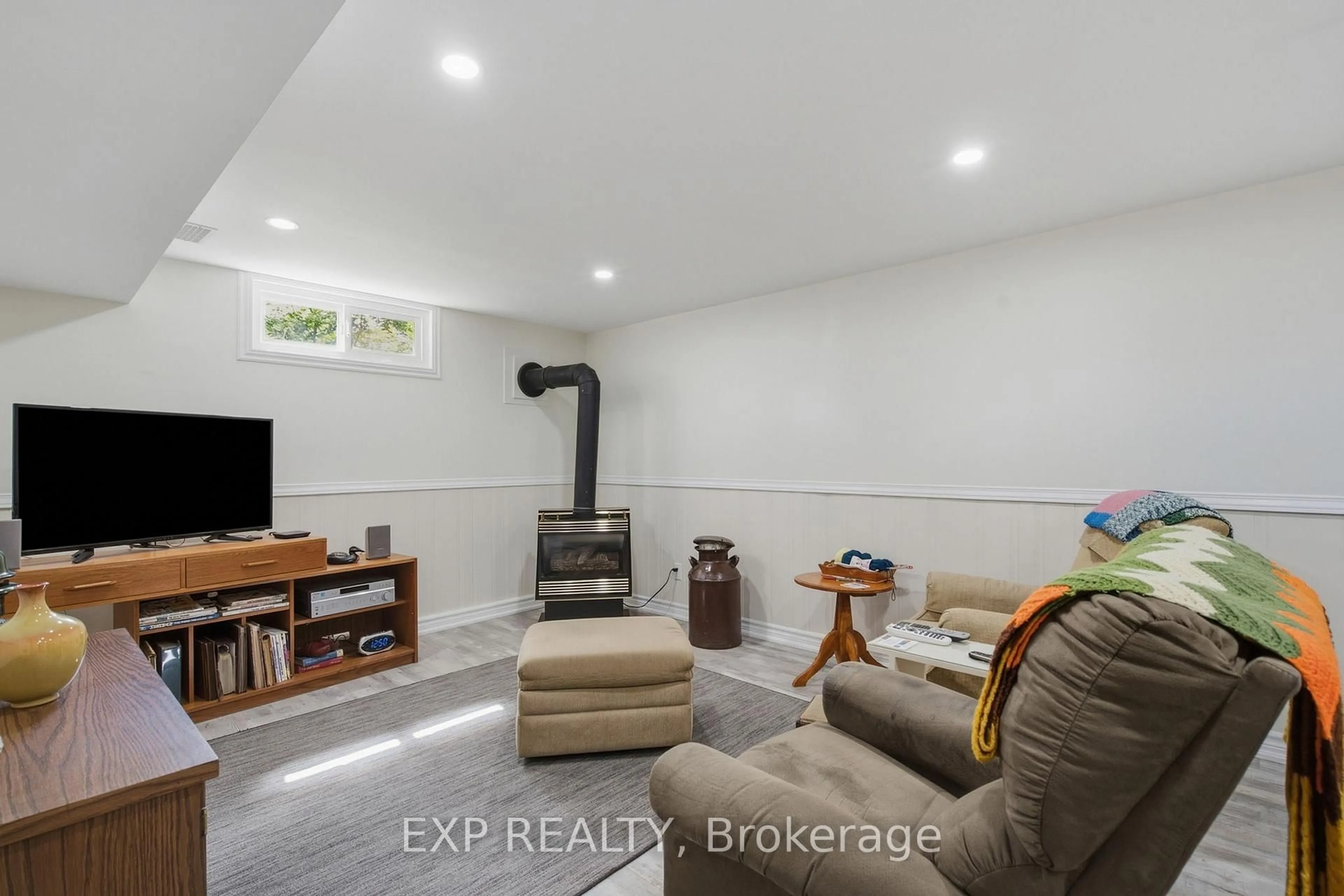 trreb/IMG-X13795996_3d8f0ed1-9b95-4fa9-8859-d428b745d9e5-l.jpg