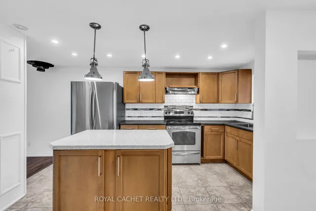 66 Camrose Crt, Kitchener 4
