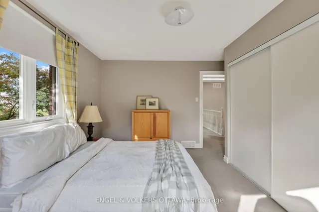 2106 Lamira St, Ottawa 5