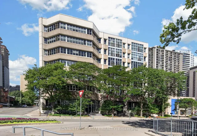66 Bay St #PH10, Hamilton 3