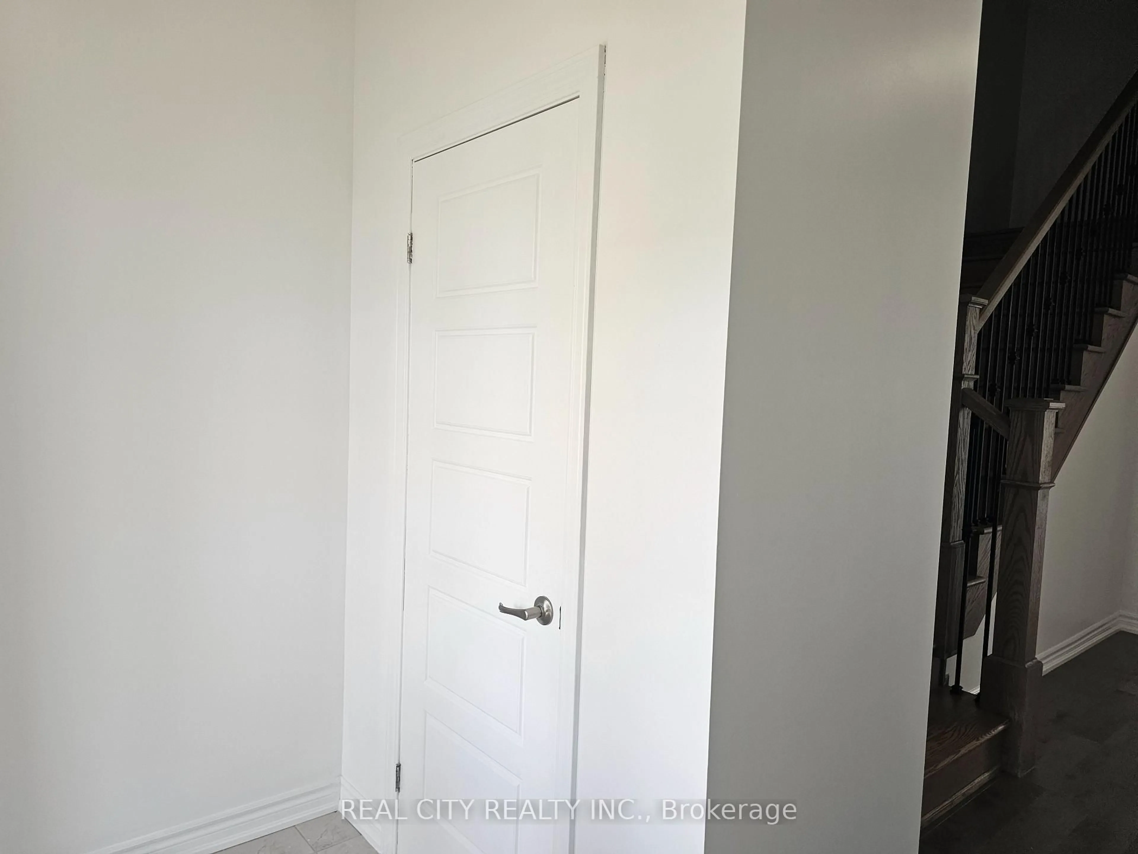 trreb/IMG-X13796780_fd2b347e-1cc6-48d6-88d1-e05b6a263c2f-l.jpg