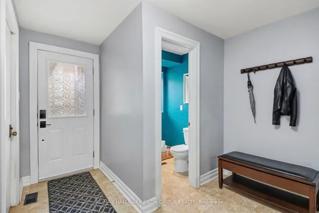 106 Valley Stream Dr #B, Ottawa 2