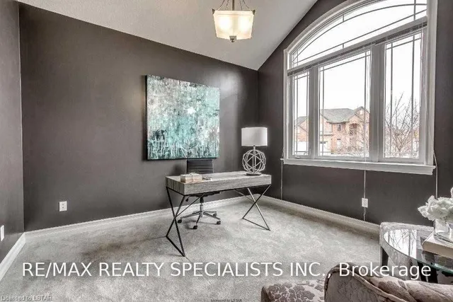 404 South Carriage Way, London North 2