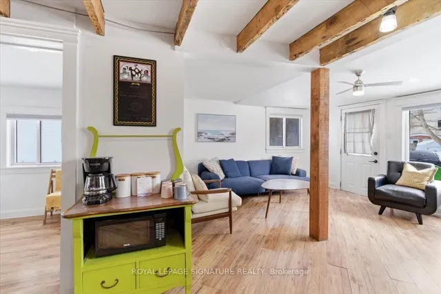 42 York St, Prince Edward County 2