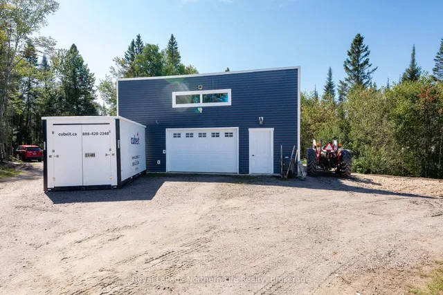 880 Memorial Park Dr, Powassan 5