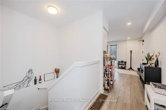 99 Roger St #11, Waterloo 5