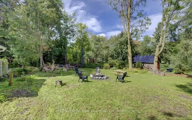 3762 Nafziger Rd, Wellesley 3