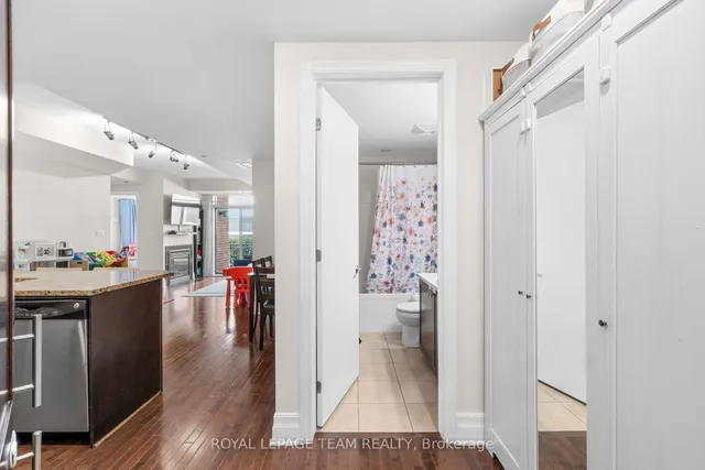 950 Marguerite Ave #212, Ottawa 4