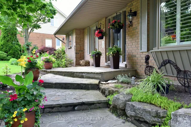 34 Howard Blvd, Hamilton 4