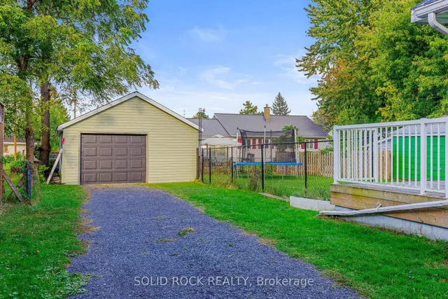 609 East St, Edwardsburgh/Cardinal 5