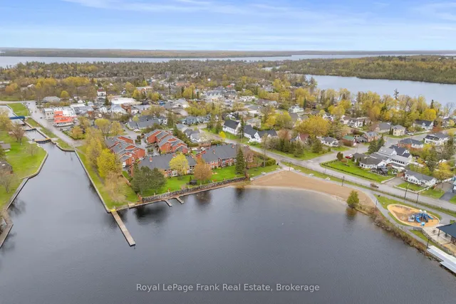 1 Sherwood St #403, Kawartha Lakes 3