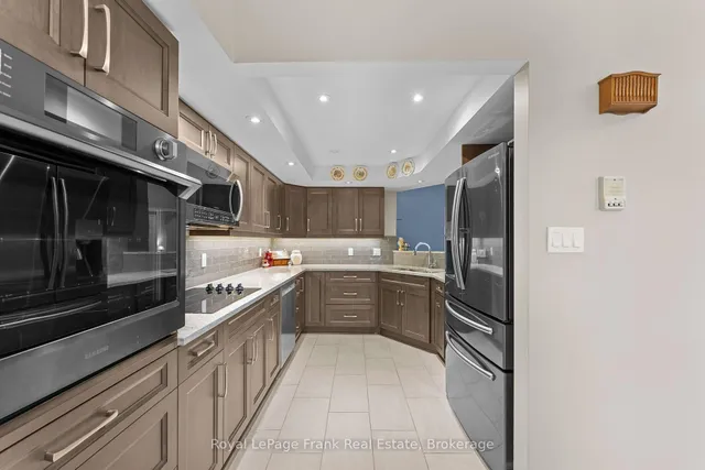 1 Sherwood St #403, Kawartha Lakes 4