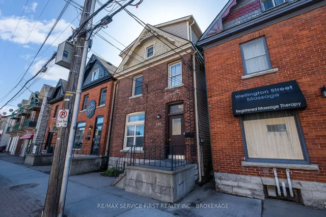 240 Wellington St, Kingston 2