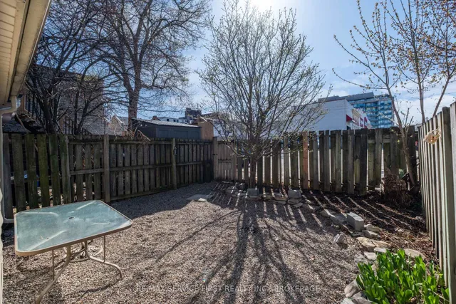 240 Wellington St, Kingston 3
