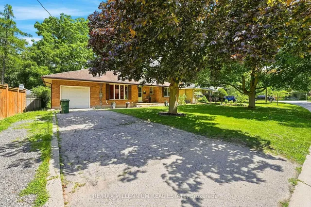 22 Montgomery Rd, St. Thomas 2