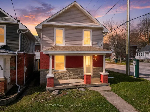 690 8th St, Owen Sound