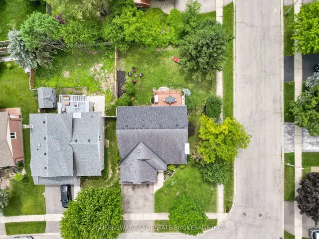 46 Greenwich Dr, Guelph 5
