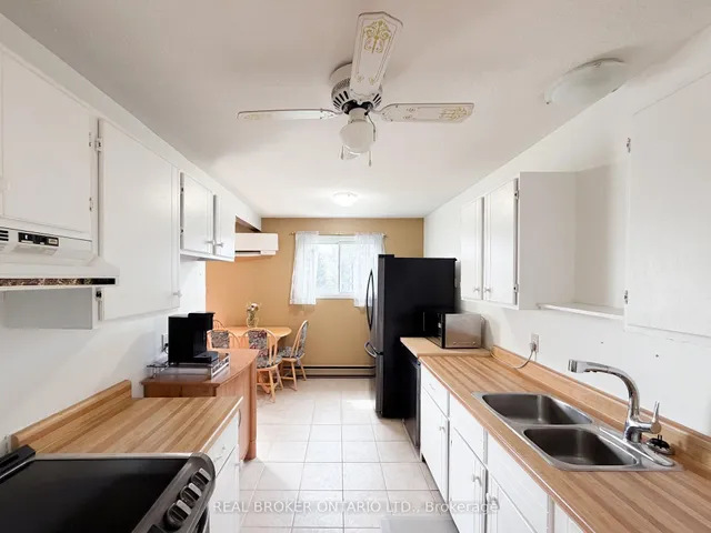 140 George St #12, North Grenville 3