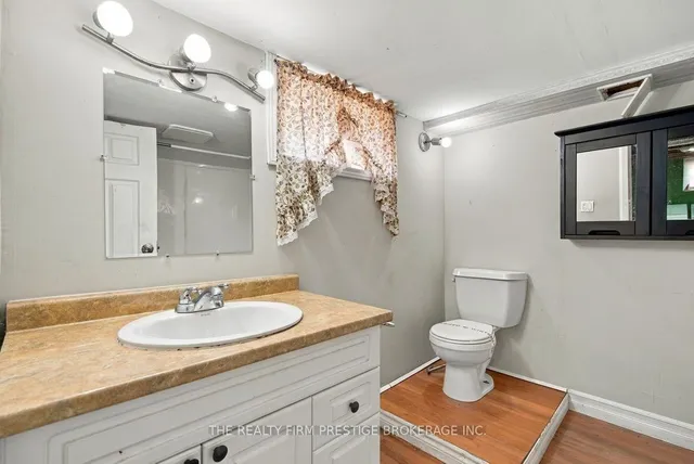 767 Elias St, London East 2