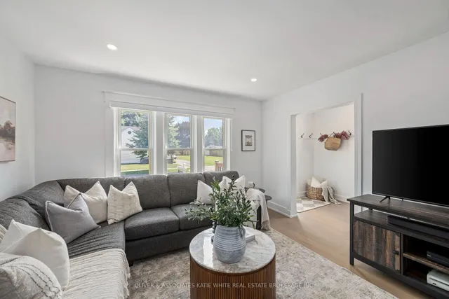 386 Mornington Ave, London East 5