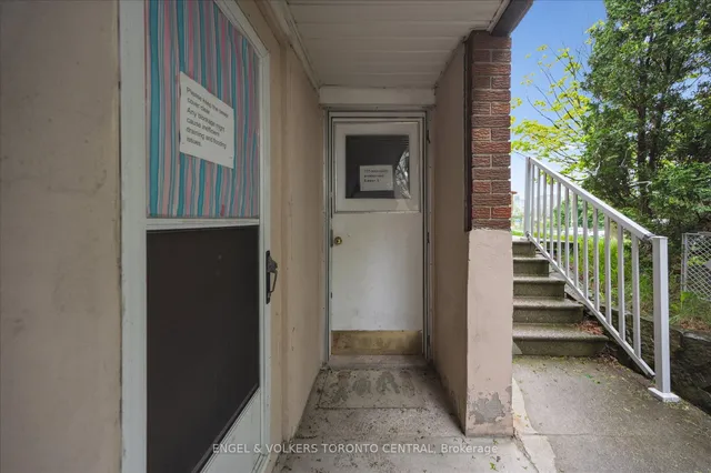 155 University Ave, Waterloo 4