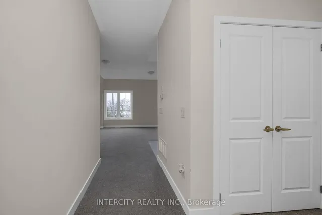 100 Walden Dr #Blk 7 Unit 3, Shelburne 5