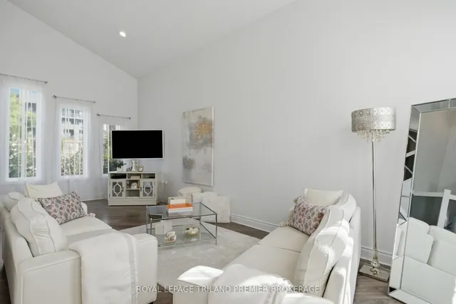 570 Garibaldi Ave, London North 5