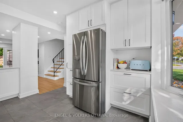 1304 Morrison Dr, Ottawa 5