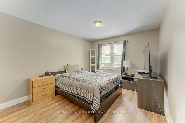 21 Waverly Rd, Waterloo 5