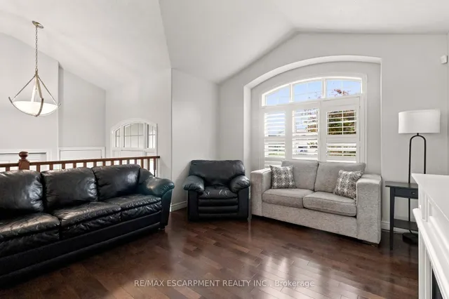 33 Stratford Terr, Brantford 2