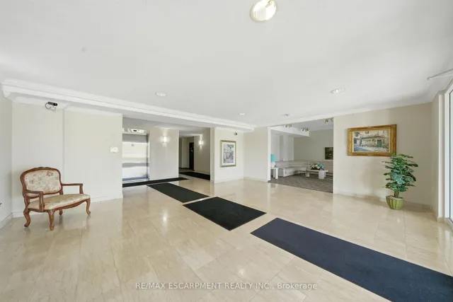416 Limeridge Rd #303, Hamilton 5