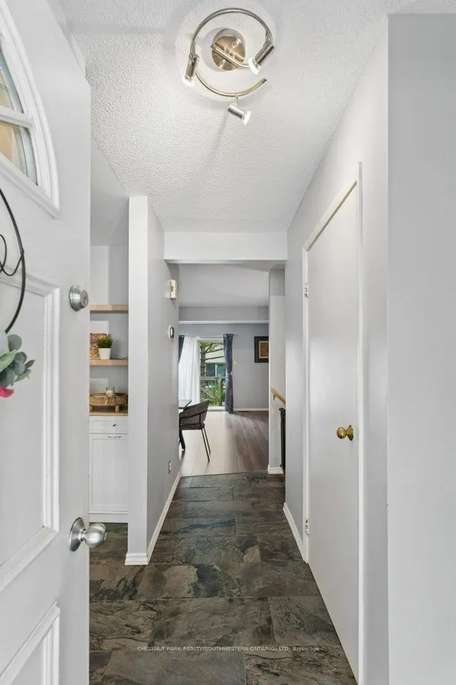 255 Northlake Dr #4, Waterloo 4