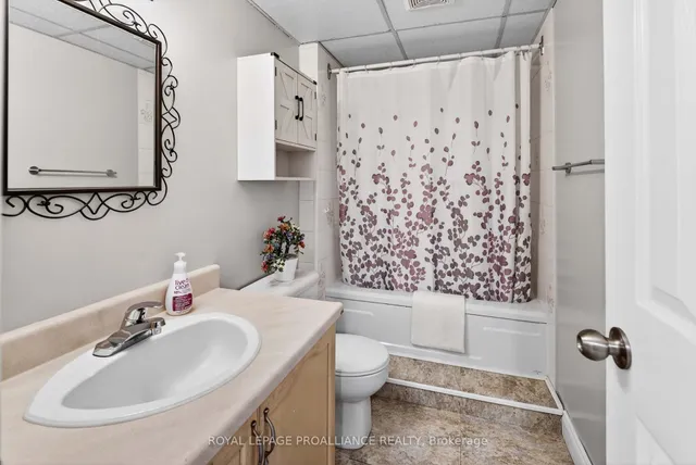 393 Stewart Blvd, Brockville 3