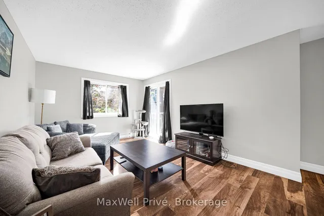 250 Brittany Dr #318, Ottawa 2