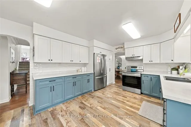 9793 Dickenson Rd, Hamilton 2