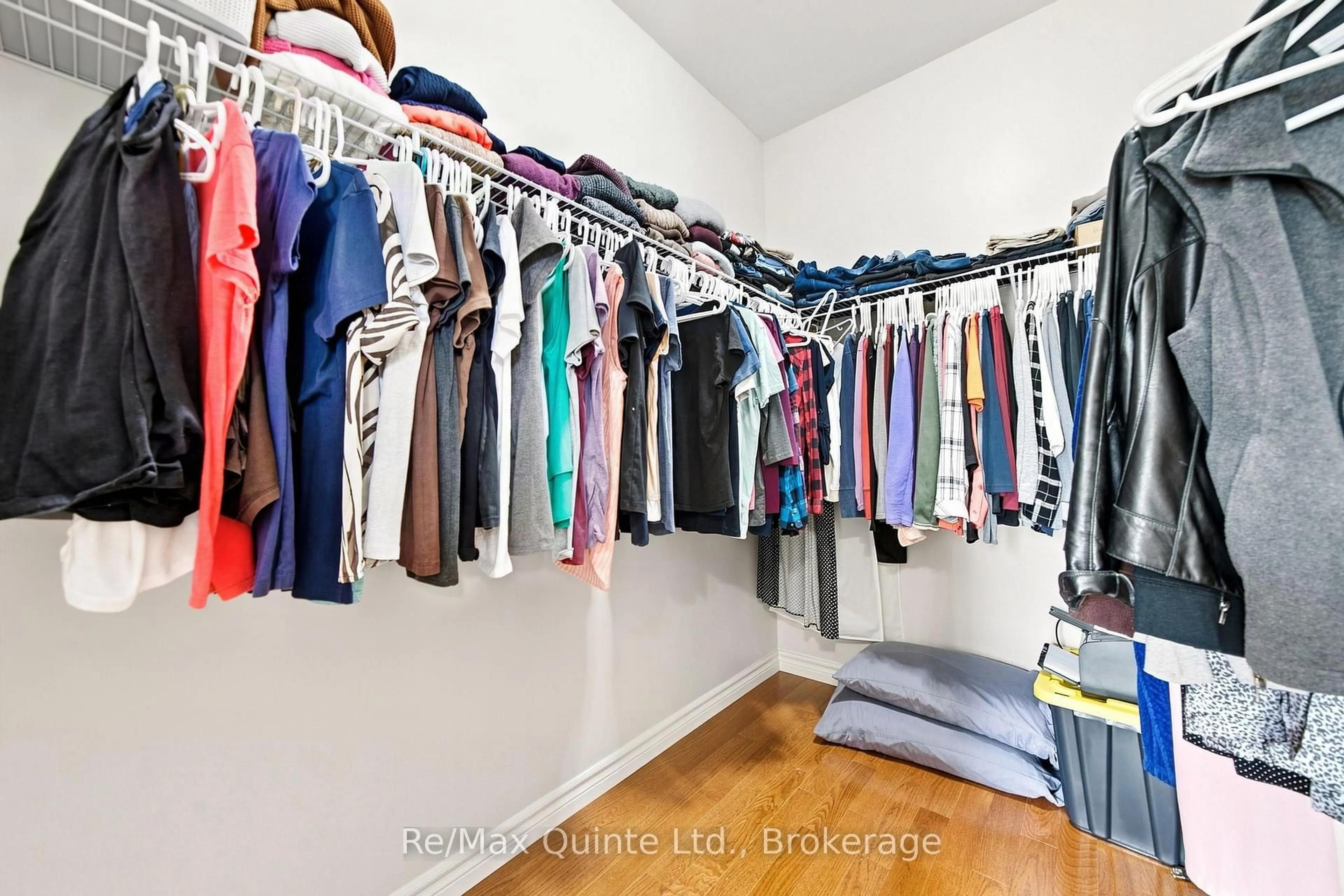 trreb/IMG-X13801420_2d95f2de-32a6-47f3-bf1e-0aeec85e54d9-l.jpg