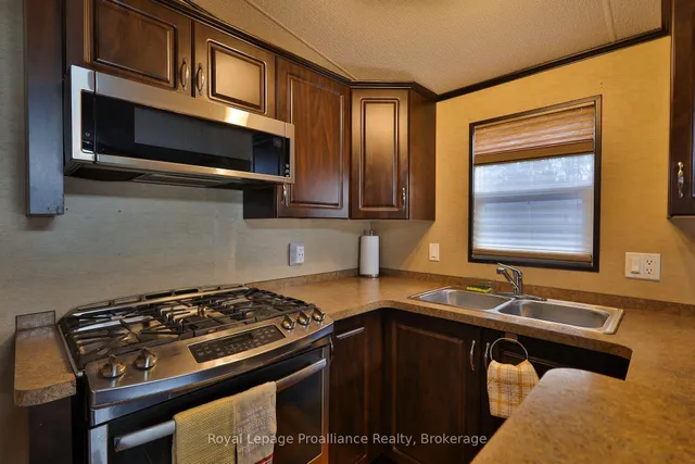486 Cty Rd 18- 50 Cherry Beach Lane, Prince Edward County 3